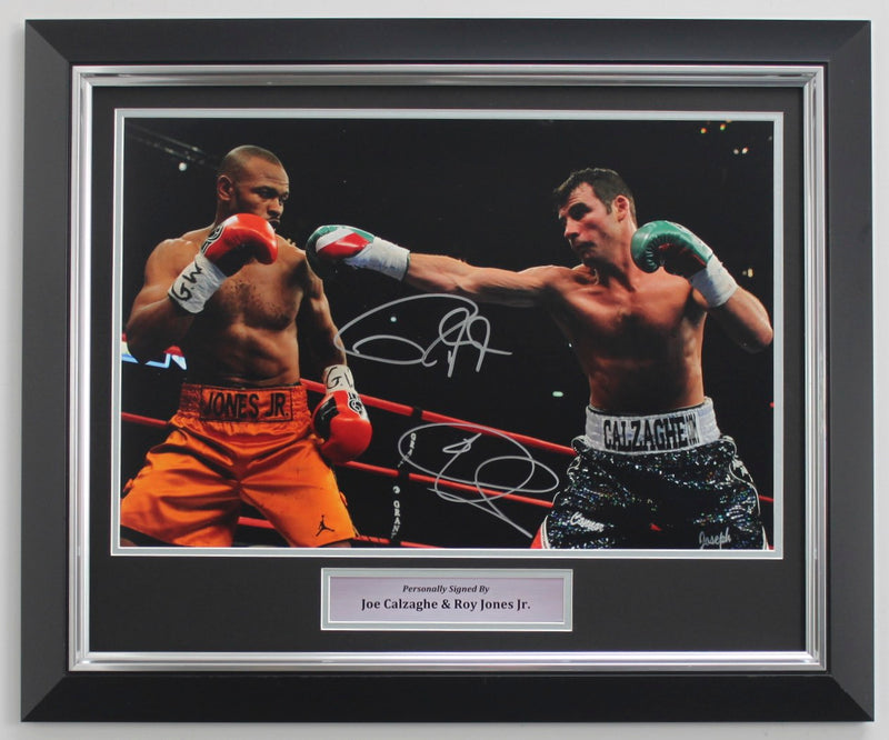 JOE CALZAGHE & ROY JONES Jr. DUEL SIGNED PHOTOGRAPH FRAMED IN A PREMIUM FRAME  PLM72-SPF1
