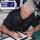 KEVIN KEEGAN PERSONALLY SIGNED PHOTO - NEWCASTLE DEBUT - CLASSIC FRAME - PLM758-CFB1