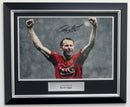 RYAN GIGGS PERSONALLY SIGNED PHOTOGRAPH OF MANCHESTER UNITED WINNING THE UEFA CHAMPIONS LEAGUE 2008 FINAL IN MOSCOW AGAINST CHELSEA. FRAMED IN A DELUXE FRAME PLM775-SPF1