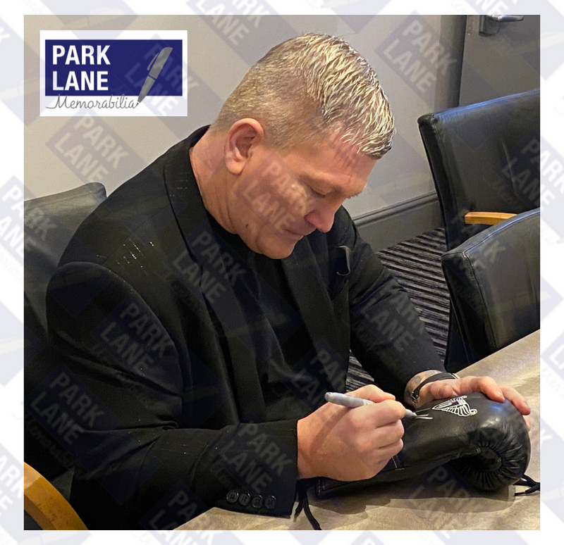 RICKY HATTON FRAMED & SIGNED BLACK BOXING GLOVE WITH LOGO- PORTRAIT SIGNATURE PLM831-DFB1