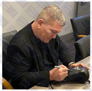 RICKY HATTON SIGNED BLACK BOXING GLOVE RIGHT HAND WITH LOGO- PORTRAIT SIGNATURE