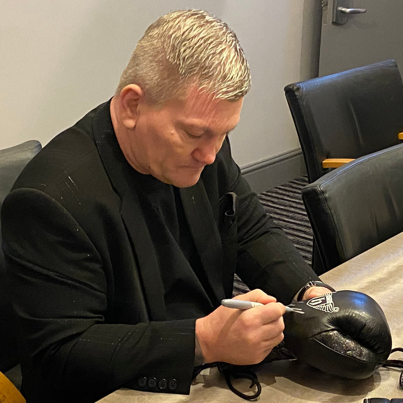 RICKY HATTON SIGNED BLACK BOXING GLOVE LEFT HAND WITH LOGO- PORTRAIT SIGNATURE