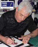 KEVIN KEEGAN PERSONALLY SIGNED PHOTO - NEWCASTLE DEBUT - DELUXE FRAME - PLM988-SPF1