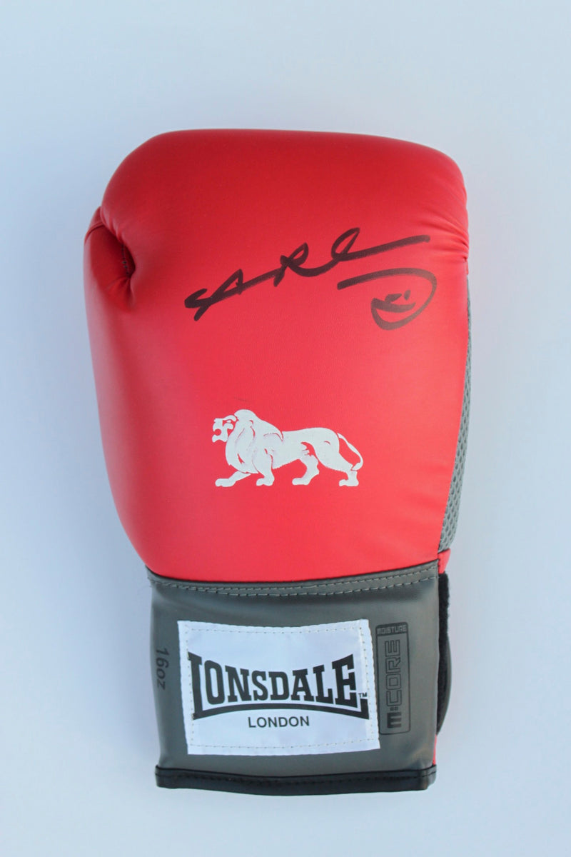 RAY LEONARD - SIGNED RED BOXING GLOVE - RIGHT HAND PORTRAIT SIGNATURE