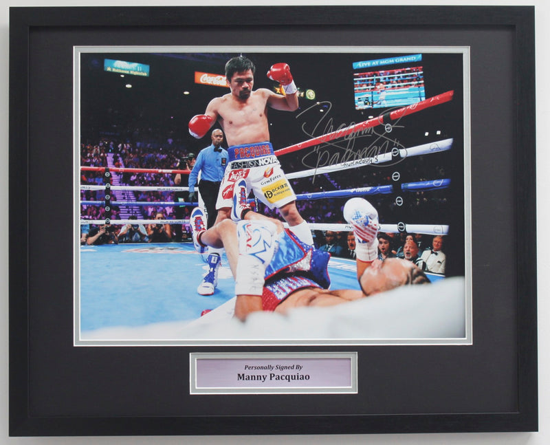 MANNY PACQUAIO - PERSONALLY SIGNED PHOTOGRAPH - KNOCKING DOWN KEITH THURMAN - CLASSIC FRAME