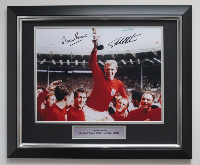 GEOFF HURST & MARTIN PETERS - WC 1966 - DUAL SIGNED - DELUXE FRAME
